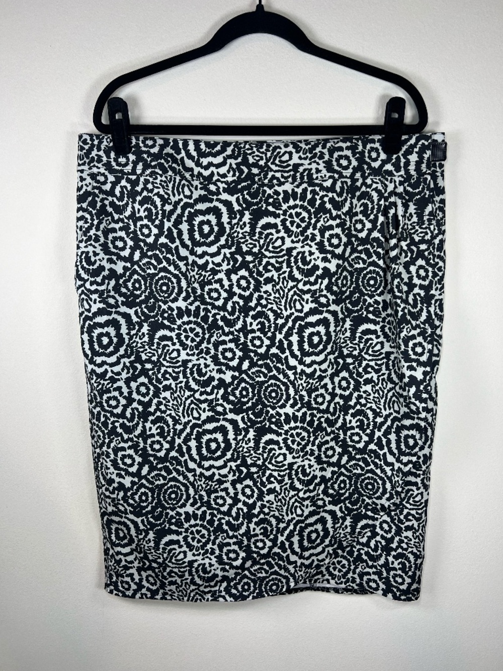 RipSkirt Hawaii Length 3 Wrap Skirt Night Blooms Black Gray Floral Beach Pool XL